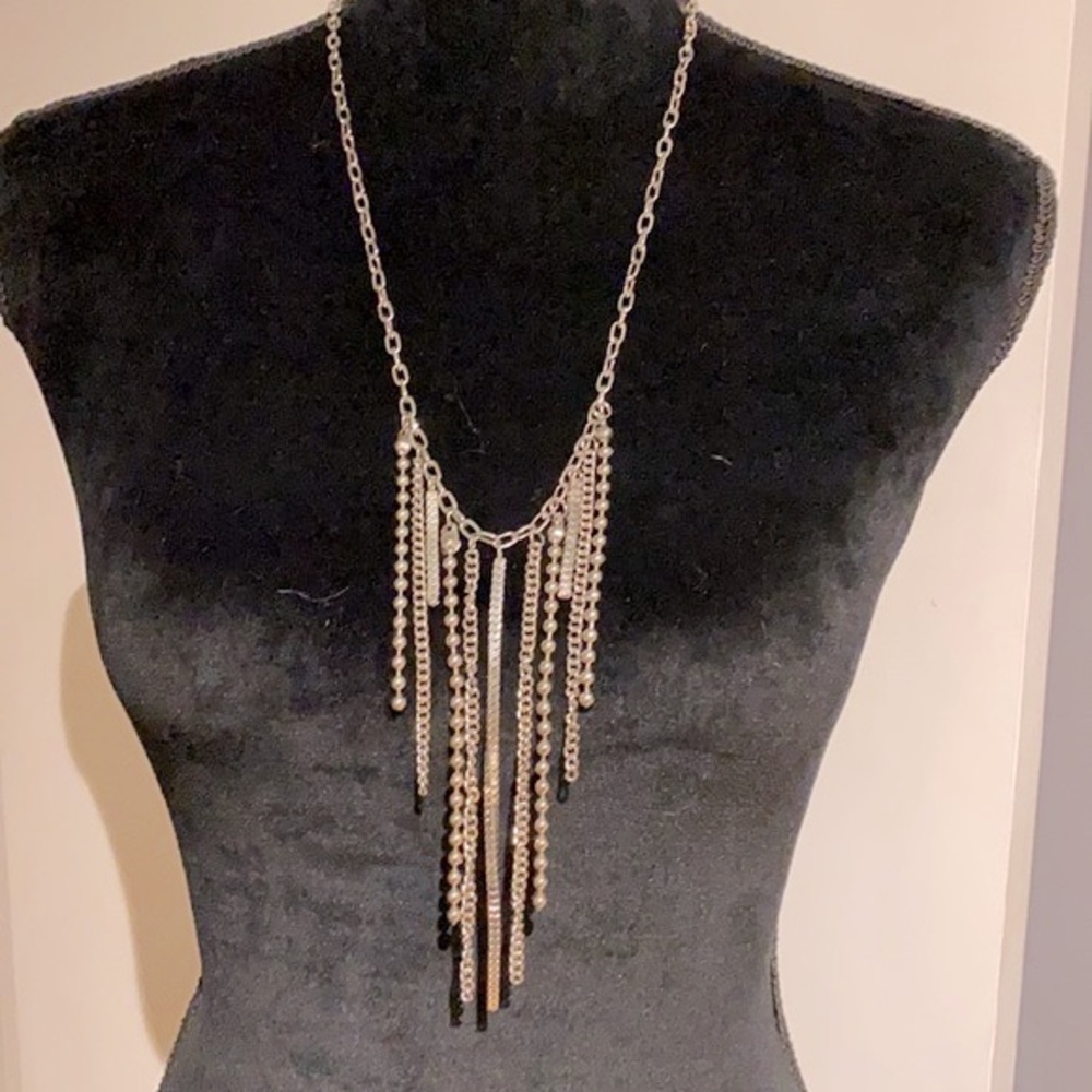 Silver Hanging Chains Necklace…EUC!!!